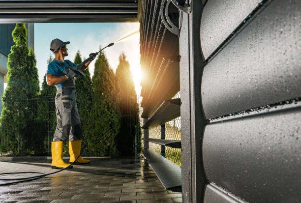 Best Roof Power Washing Services  in Tiffin, OH